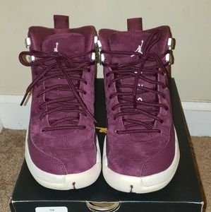 Air Jordan 12 Retro BG 5.5 in Big Kids